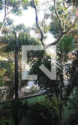 Casa à venda com 480m², 2 quartos e 4 vagasSuite