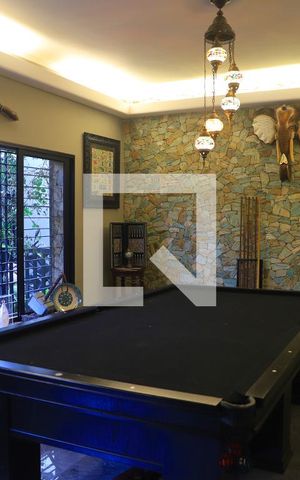 Casa à venda com 480m², 2 quartos e 4 vagasSala