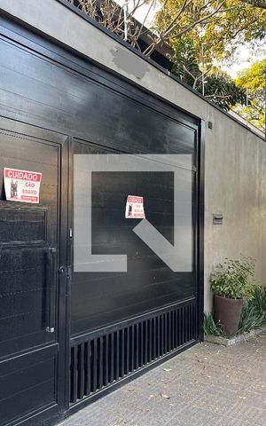 Casa à venda com 480m², 2 quartos e 4 vagasFachada