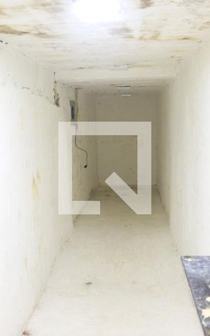Casa à venda com 480m², 2 quartos e 4 vagasPorão