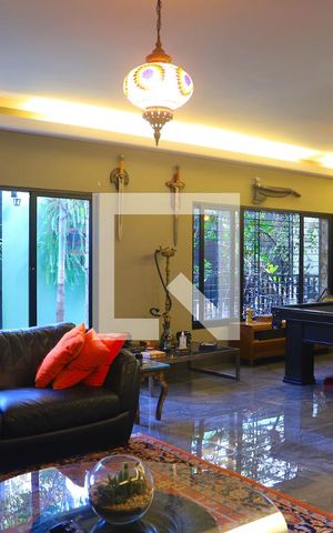 Casa à venda com 480m², 2 quartos e 4 vagasSala