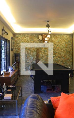 Casa à venda com 480m², 2 quartos e 4 vagasSala