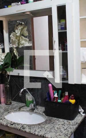 Casa à venda com 250m², 4 quartos e 1 vagaBanheiro 2