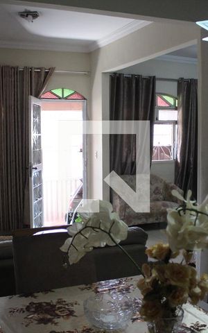Casa à venda com 250m², 4 quartos e 1 vagaSala