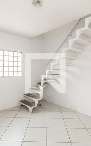 Casa à venda com 200m², 5 quartos e 4 vagas Casa à venda com 200m², 5 quartos e 4 vagasQuarto 1
