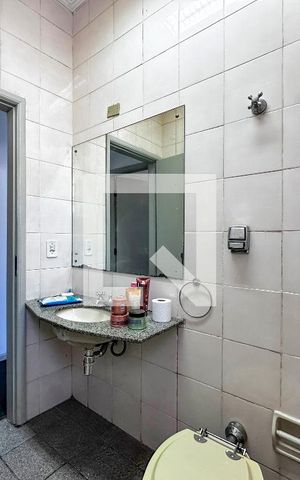 Casa para alugar com 350m², 3 quartos e 3 vagasBanheiro Social 1