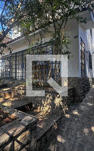 Casa para alugar com 350m², 3 quartos e 3 vagasGaragem e Jardim