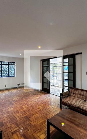 Casa para alugar com 350m², 3 quartos e 3 vagasSala