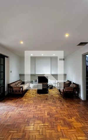 Casa para alugar com 350m², 3 quartos e 3 vagasSala