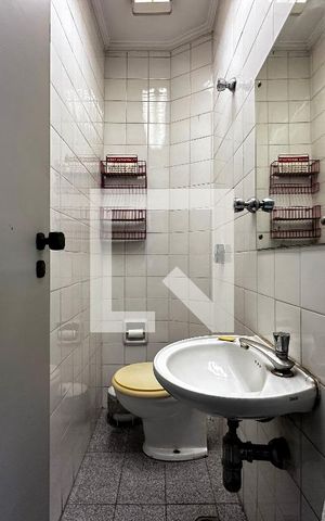Casa para alugar com 350m², 3 quartos e 3 vagasBanheiro Escritório