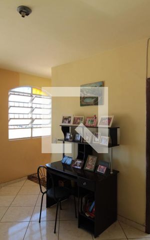 Casa à venda com 150m², 3 quartos e 3 vagasSala de TV