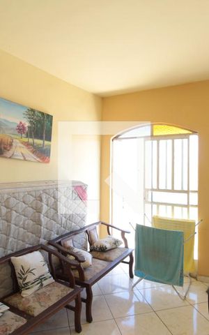 Casa à venda com 150m², 3 quartos e 3 vagasSala de TV