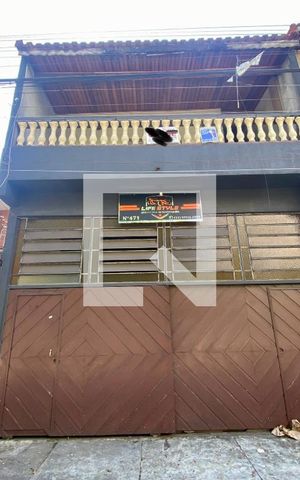 Casa à venda com 250m², 3 quartos e 5 vagas Casa à venda com 250m², 3 quartos e 5 vagasFachada