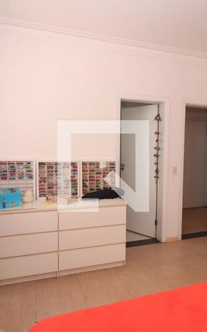 Casa à venda com 539m², 4 quartos e 4 vagasQuarto Suíte