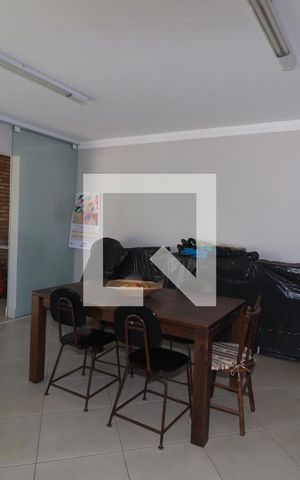 Casa à venda com 539m², 4 quartos e 4 vagasDespensa