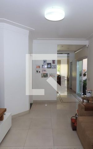 Casa à venda com 539m², 4 quartos e 4 vagasSala de TV