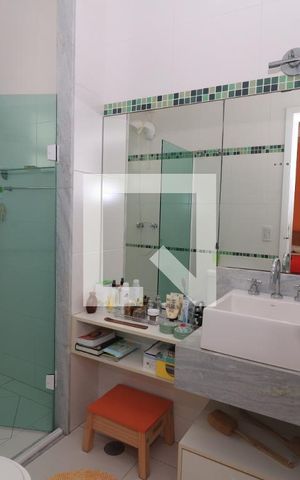 Casa à venda com 539m², 4 quartos e 4 vagasBanheiro da Suíte 2