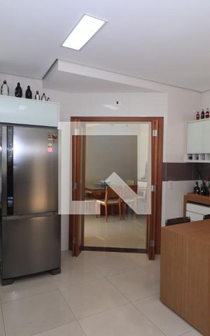 Casa à venda com 539m², 4 quartos e 4 vagasCozinha