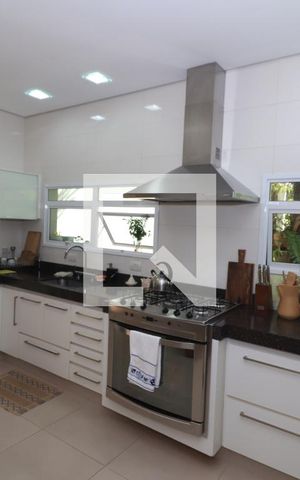 Casa à venda com 539m², 4 quartos e 4 vagasCozinha