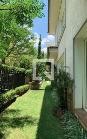 Casa de condomínio à venda com 730m², 5 quartos e 8 vagas