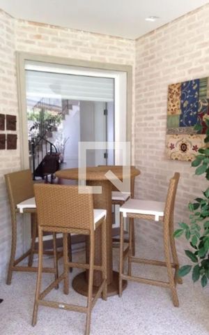 Casa de condomínio à venda com 730m², 5 quartos e 8 vagas