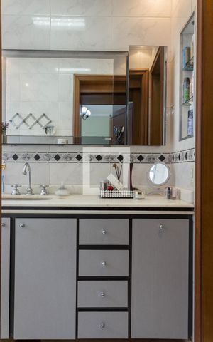 Casa à venda com 272m², 4 quartos e 2 vagasBanheiro da Suíte 1