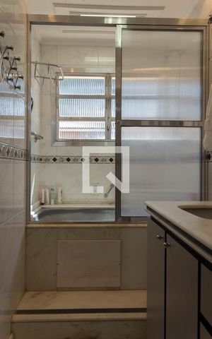 Casa à venda com 272m², 4 quartos e 2 vagasBanheiro da Suíte 1