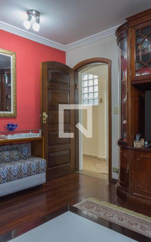 Casa à venda com 272m², 4 quartos e 2 vagasSala