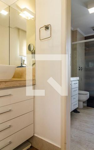 Apartamento à venda com 146m², 3 quartos e 1 vaga Apartamento à venda com 146m², 3 quartos e 1 vagaBanheiro da Suíte