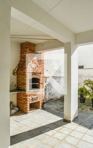 Casa à venda com 308m², 3 quartos e 6 vagasQuintal
