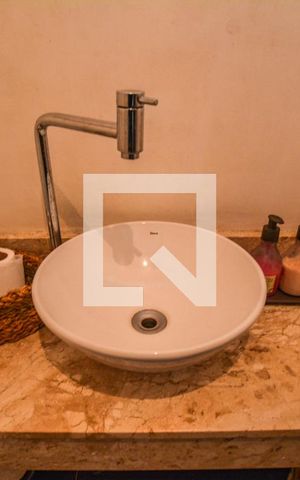 Casa à venda com 308m², 3 quartos e 6 vagasLavabo