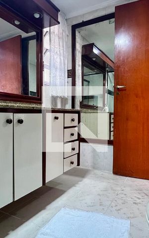 Apartamento à venda com 76m², 2 quartos e 1 vaga Apartamento à venda com 76m², 2 quartos e 1 vagaBanheiro