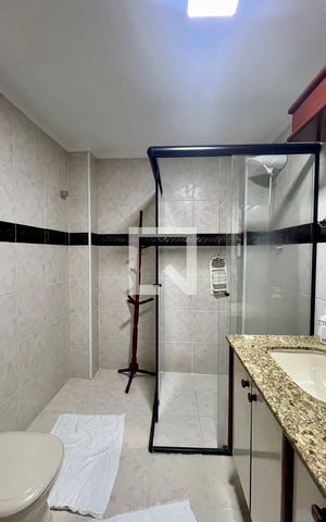 Apartamento à venda com 76m², 2 quartos e 1 vaga Apartamento à venda com 76m², 2 quartos e 1 vagaBanheiro