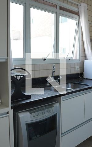 Apartamento para alugar com 184m², 2 quartos e 3 vagasCozinha