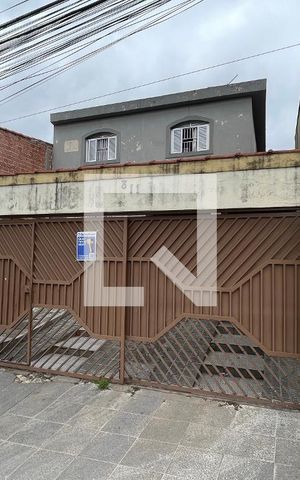 Casa para alugar com 281m², 4 quartos e 6 vagas Casa para alugar com 281m², 4 quartos e 6 vagasFachada