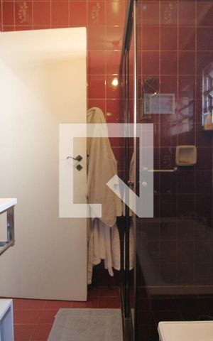 Casa à venda com 185m², 3 quartos e 2 vagasBanheiro da suíte