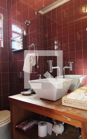 Casa à venda com 185m², 3 quartos e 2 vagasLavabo