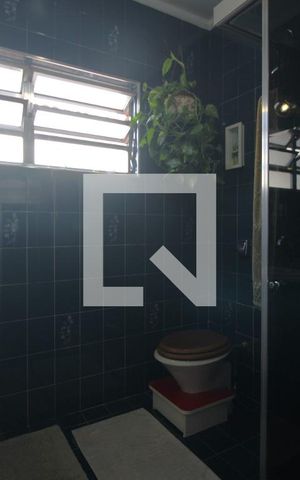Casa à venda com 185m², 3 quartos e 2 vagasBanheiro comum
