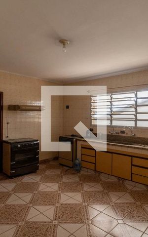 Casa à venda com 300m², 4 quartos e 10 vagasCozinha 