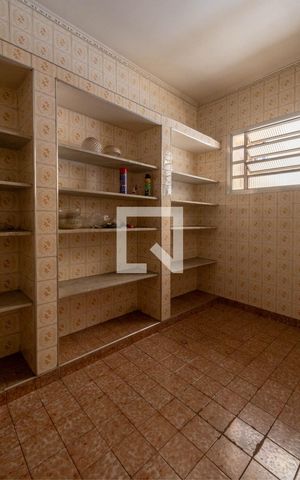 Casa à venda com 300m², 4 quartos e 10 vagasCozinha 