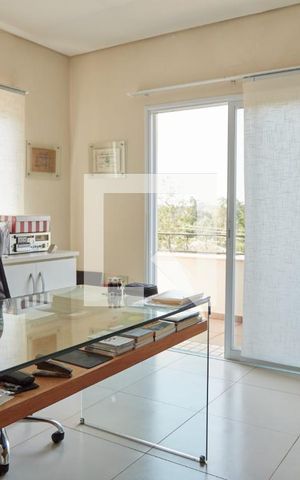 Casa de condomínio para alugar com 550m², 4 quartos e 3 vagas Casa de condomínio para alugar com 550m², 4 quartos e 3 vagasEscritório