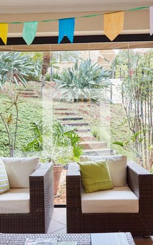 Casa de condomínio para alugar com 550m², 4 quartos e 3 vagas Casa de condomínio para alugar com 550m², 4 quartos e 3 vagasÁrea Externa