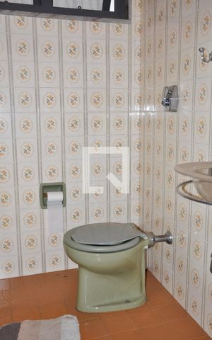 Casa à venda com 500m², 5 quartos e 5 vagas Casa à venda com 500m², 5 quartos e 5 vagas Lavabo