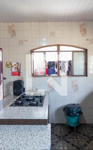 Casa à venda com 250m², 2 quartos e 2 vagas Casa à venda com 250m², 2 quartos e 2 vagasCozinha