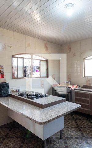 Casa à venda com 250m², 2 quartos e 2 vagas Casa à venda com 250m², 2 quartos e 2 vagasCozinha