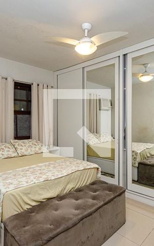 Casa de condomínio à venda com 209m², 3 quartos e 4 vagas Casa de condomínio à venda com 209m², 3 quartos e 4 vagasSuite