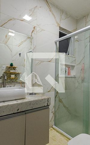 Casa de condomínio à venda com 209m², 3 quartos e 4 vagas Casa de condomínio à venda com 209m², 3 quartos e 4 vagasBanheiro da Suíte