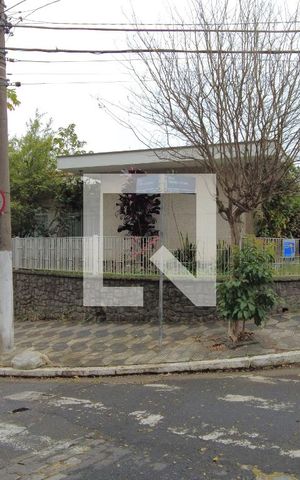Casa à venda com 390m², 3 quartos e 3 vagasFachada