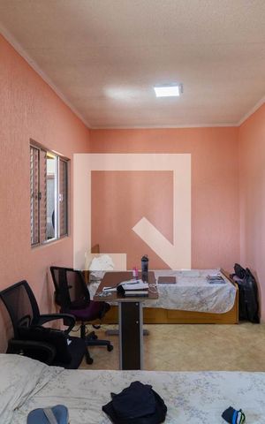 Casa à venda com 200m², 2 quartos e 4 vagas Casa à venda com 200m², 2 quartos e 4 vagasQuarto