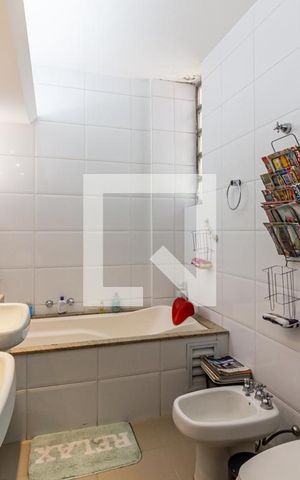 Apartamento à venda com 234m², 3 quartos e 2 vagas Apartamento à venda com 234m², 3 quartos e 2 vagasSuíte 1 - Banheiro